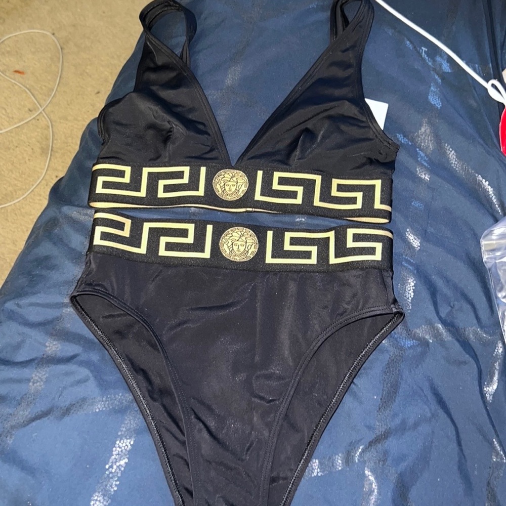 - Versace bikini set 2021 collection. AUTHENTIC